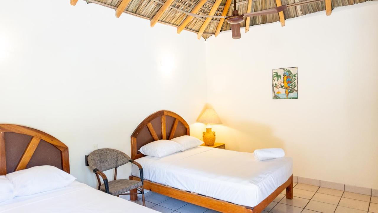 ホテル Esencia Puerto Escondido プエルト・エスコンディード エクステリア 写真